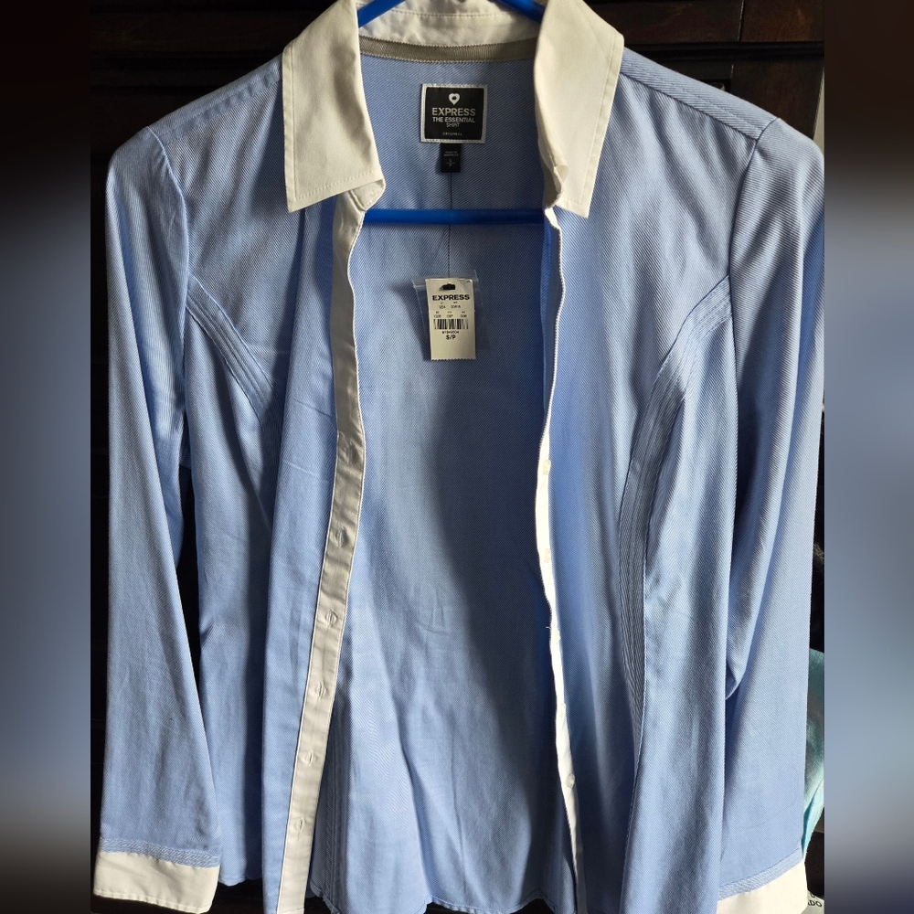 Brand NWT Express women's "Essential shirt"